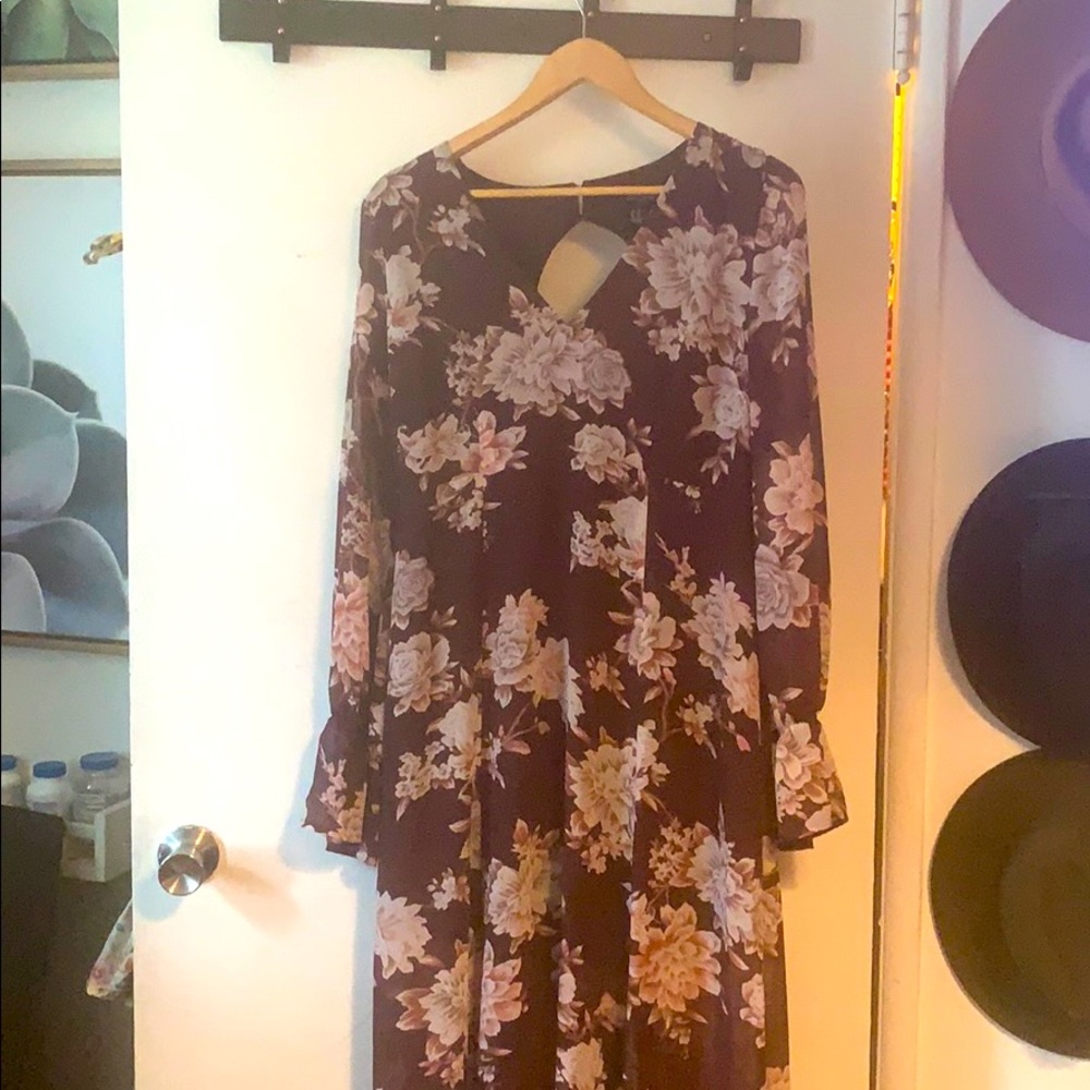 Forever 21 contemporary long floral dress